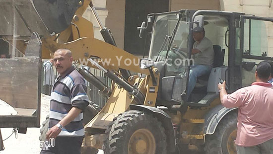 	الأهالى يشيدون للعمال بالتطوير وعودة الميدان كما كان  -اليوم السابع -4 -2015