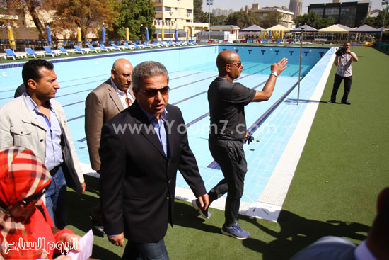 وزير الشباب يتفقد حمام السباحة قبل افتتاح مركز شباب الجزيرة -اليوم السابع -4 -2015
