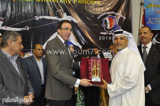 المحافظ يكرم الوفود العربية المشاركة  -اليوم السابع -4 -2015