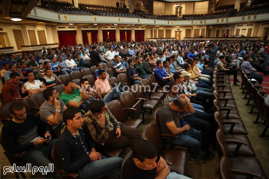 	قاعة الاحتفالات الكبرى بجامعة القاهرة ممتلئة بالطلاب -اليوم السابع -4 -2015
