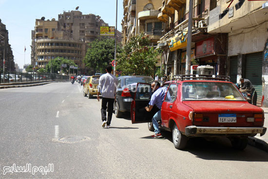 	شارع الجمهورية قبل مبنى المحافظة لا يعرف قرار الحظر  -اليوم السابع -4 -2015