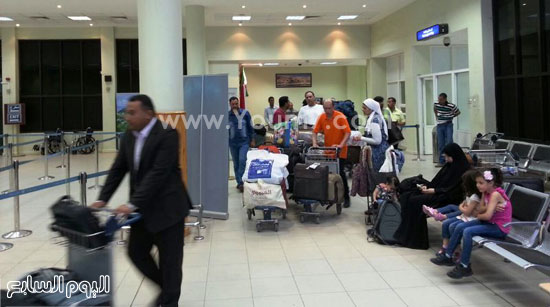  وصول المصريين للمطار -اليوم السابع -4 -2015