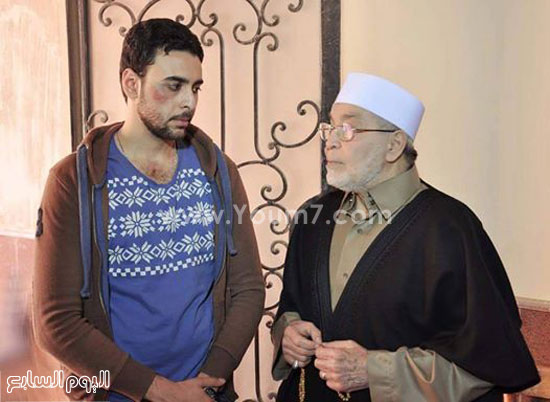 الممثل الشاب مصطفى العلى والنجم الكبير حسن يوسف فى أحد المشاهد -اليوم السابع -4 -2015