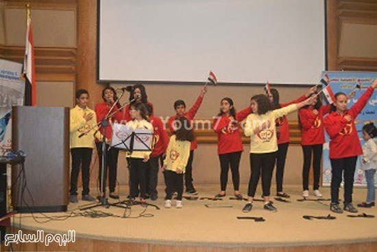 الأطفال يحيون الاحتفالية بالأغانى ورفع الأعلام -اليوم السابع -4 -2015 الأطفال يحيون الاحتفالية بالأغانى ورفع الأعلام -اليوم السابع -4 -2015