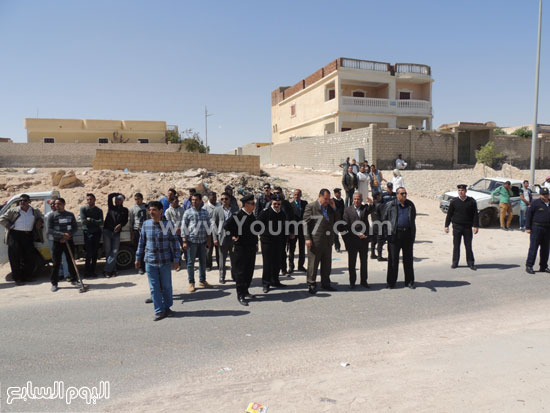 مدير أمن مطروح يقود حملة لإزالة التعديات على أراضى الدولة -اليوم السابع -4 -2015