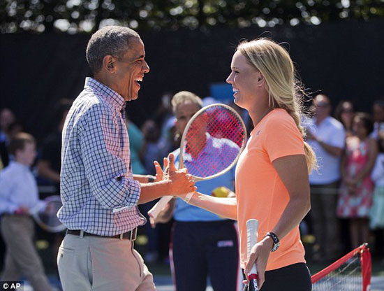 تبادل الضحكات بين أوباما وفوزنياكى -اليوم السابع -4 -2015