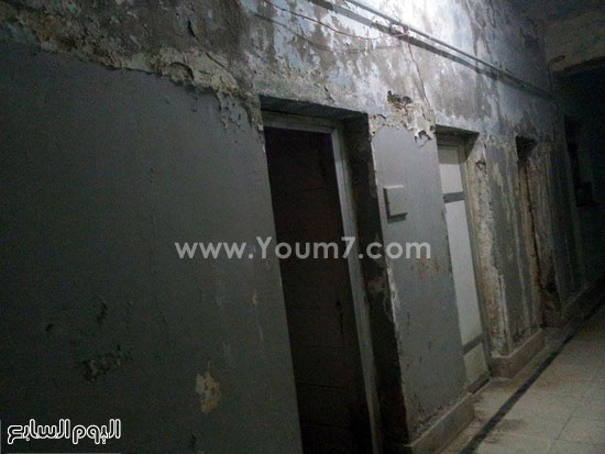 حوائط المستشفى من الداخل تعانى من التآكل والإهمال -اليوم السابع -4 -2015
