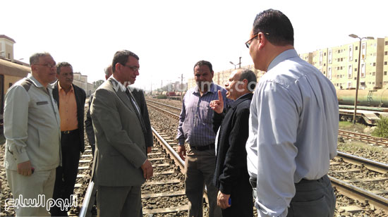 	رئيس هيئة السكة الحديد داخل ورش صيانة القطارات -اليوم السابع -4 -2015