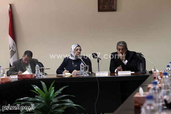 المهندس خالد عبد العزيز وزيرة القوى العاملة خلال الاجتماع -اليوم السابع -4 -2015