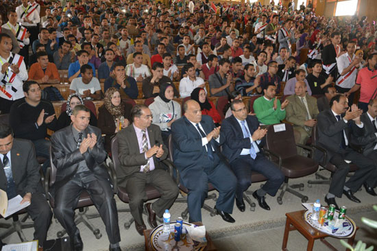 مجموعة من الحاضرين  -اليوم السابع -4 -2015