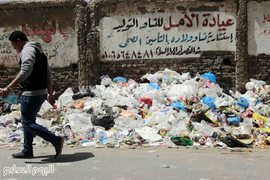 تلال القمامة تتراكم بشاعر النصر -اليوم السابع -4 -2015