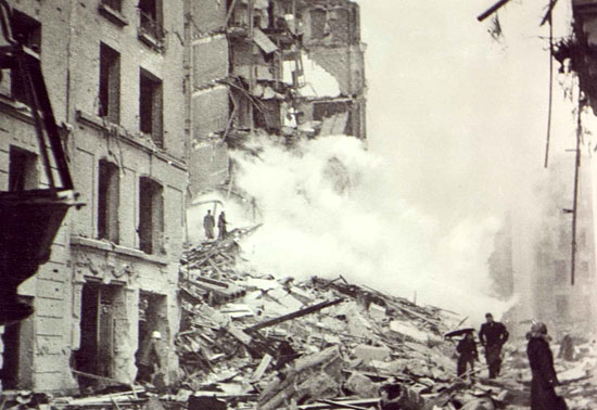 	تدمير المبانى خلال الهجوم، الذى تعرضت له جمهوريات الاتحاد السوفيتى من قبل القوات الألمانية -اليوم السابع -4 -2015