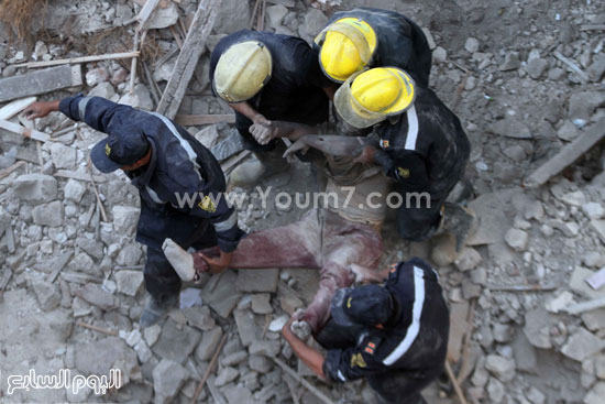 	رجال الإنقاذ ينجحون فى انتشال الجثة -اليوم السابع -4 -2015