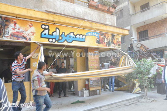 أثناء إزالة مخالفات مقهى بشارع العريش -اليوم السابع -4 -2015