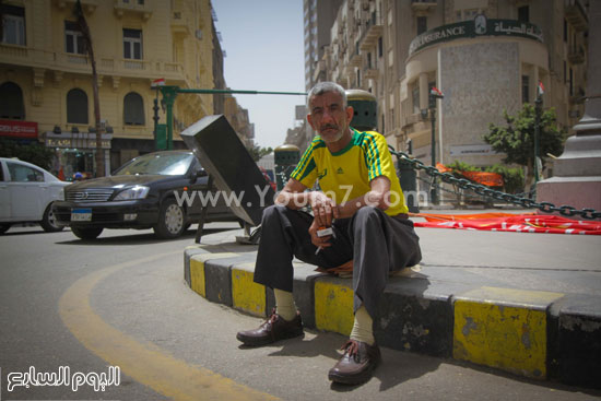 	أحد المتظاهرين بميدان طلعت حرب -اليوم السابع -4 -2015