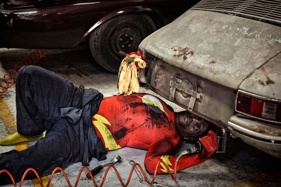  إيرانج من سيرلانكا وهو يرتدى زى The Flash -اليوم السابع -4 -2015