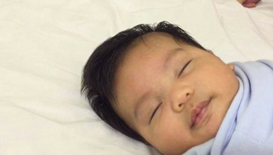 بالفيديو.. طريقة تجعل طفلك ينام في أقل من دقيقة 42015915169الرضع_3