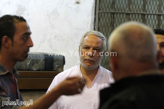 المتهم أمام المحكمة خارج القفص  -اليوم السابع -4 -2015