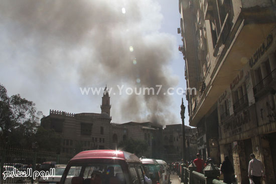 	الدخان يغطى منطقه الأزهر  -اليوم السابع -4 -2015