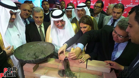  وزير المالية السعودى يضع حجر الأساس لتطوير قصر العينى (3)