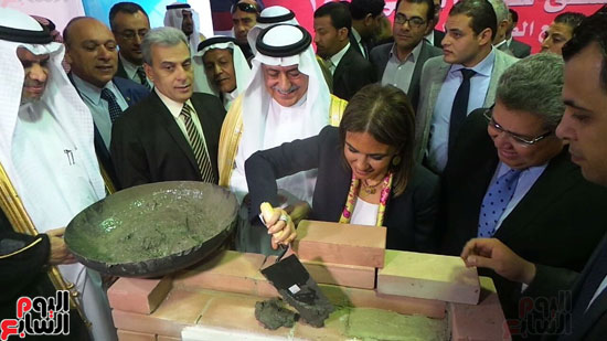 وزير المالية السعودى يضع حجر الأساس لتطوير قصر العينى (4)