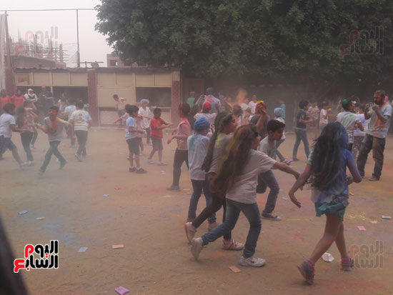مدارس النيل جاردن تحتفل بالربيع وسط الأطفال (40)