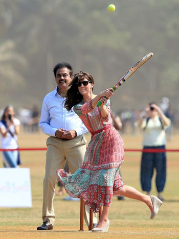 الأمير-ويليامز-وزوجته-كيت-يلعبون-الكريكيت-(2)