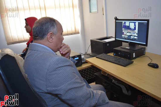 رئيس جامعة سوهاج يشهد أولى فعاليات سفارة المعرفة لمكتبة الإسكندرية (5)