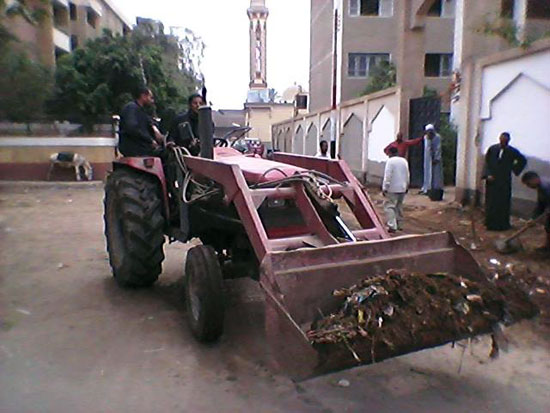 تركيب 250 كشاف إنارة فى شوارع وطرق قرية المدمر بمحافظة سوهاج (1)