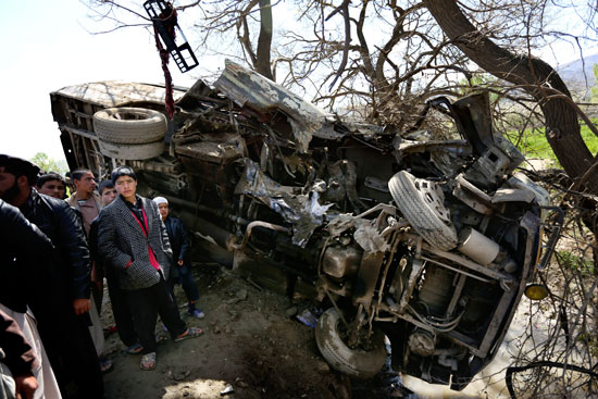 انفجار حافلة بأفغانستان (4)