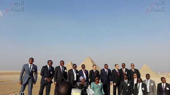 رئيس جمهورية توجو يزور الأهرامات (7)
