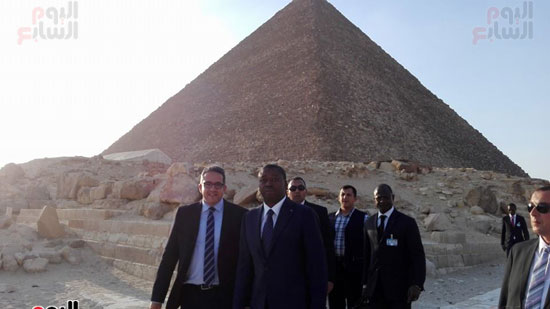 رئيس جمهورية توجو يزور الأهرامات (12)