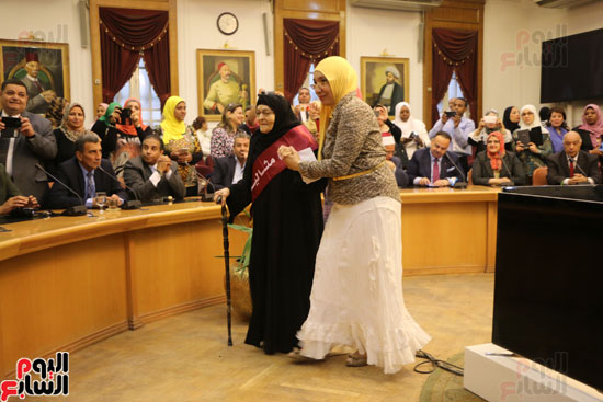 احتفالية تكريم الأمهات المثاليات بمحافظة القاهرة (18)