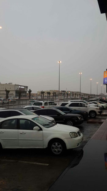 هطول أمطار فى الرياض (1)