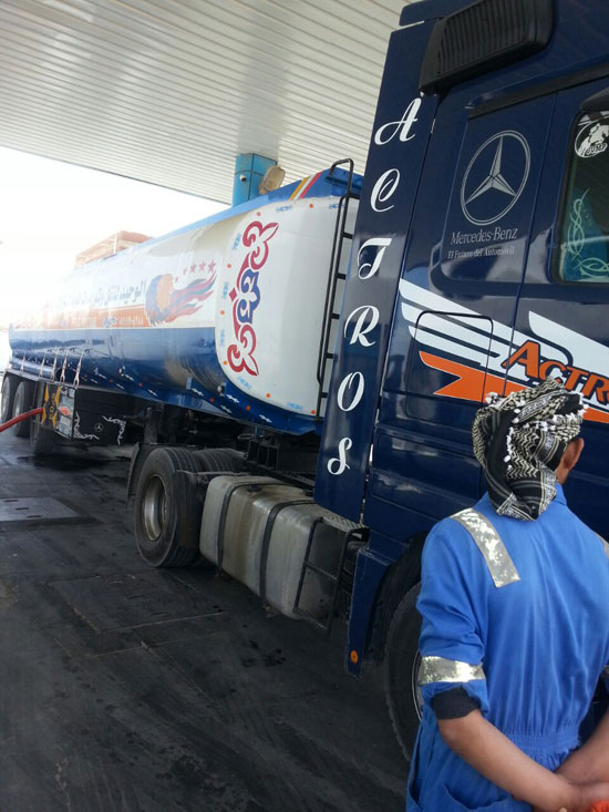 شاحنة نقل مواد بترولية (1)