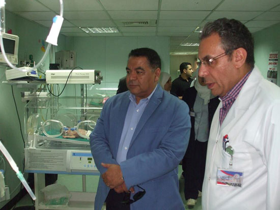 وكيل وزارة الصحة بالشرقية يتفقد مستشفى الأحرار التعليمى (6)