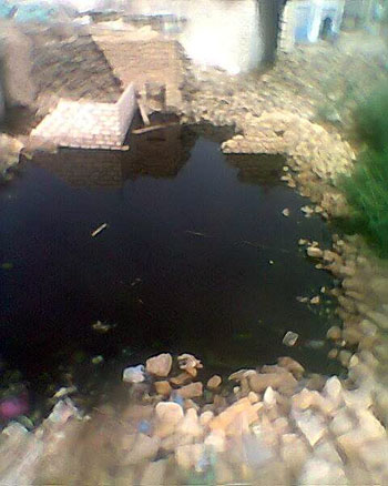 المياه تتسبب فى انهيار عقار بقرية الغرق بمحافظة الفيوم (2)