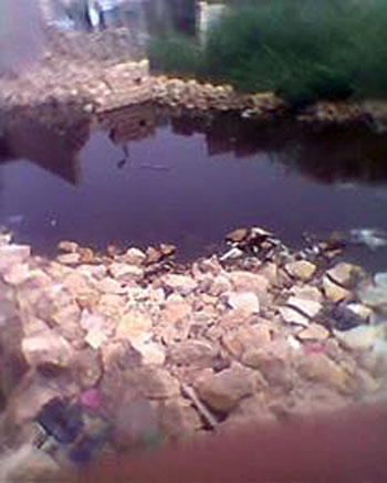 المياه تتسبب فى انهيار عقار بقرية الغرق بمحافظة الفيوم (3)