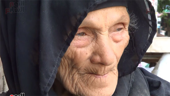 الحاجه سعاد بائعه الاسمنت (8)