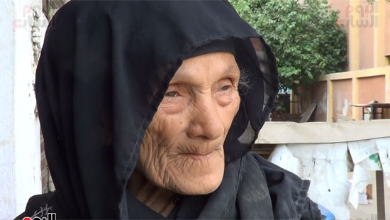 الحاجه سعاد بائعه الاسمنت (4)