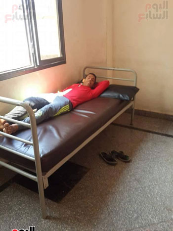 إضراب مواطنين عن الطعام فى مستشفى بنى عبيد بالدقهلية (1)
