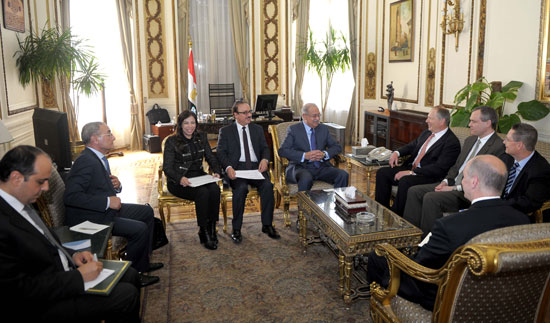 رئيس الوزراء يلتقى مسئولى شركة Honeywell العالمية (2)