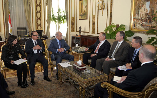 رئيس الوزراء يلتقى مسئولى شركة Honeywell العالمية (3)