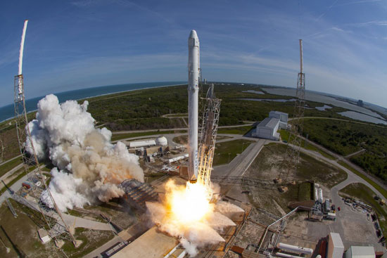 سبيس اكس ، صواريخ فضاء ، رحلات فضاء ، استعادة صواريخ الفضاء ، صاروخ  Falcon 9، شركة SpaceX (1)