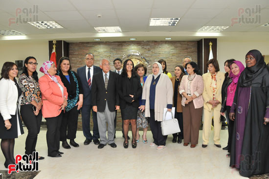  زيارة العالم فاروق الباز للمجلس القومى للمرأة (3)