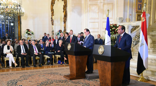 1الاتفاقيات بين مصر فرنسا  السيسى وهولاند (6)