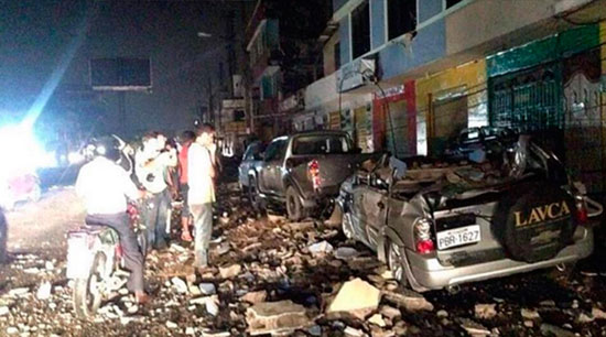 ضحايا ودمار فى الاكوادور بسبب زلزال 7 (14)