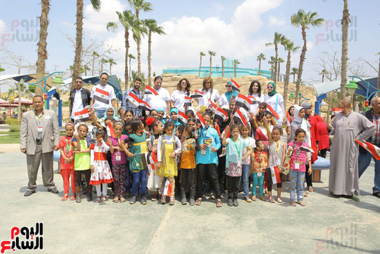 1-3حديد المصريينتستكمل احتفالات يوم اليتيم برحلة لـ100طفل من القليوبية (6)