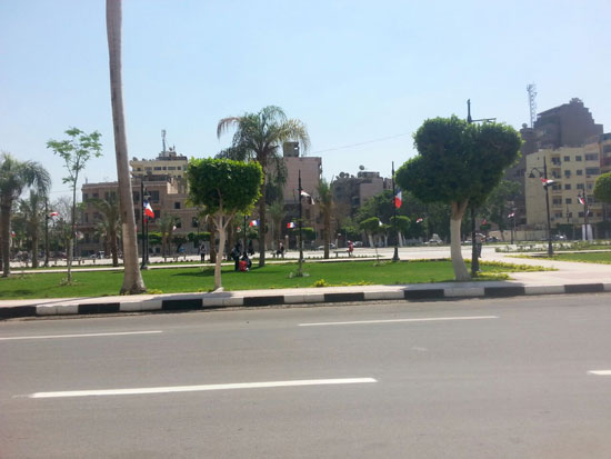 محافظة القاهرة تبدأ فى تزين ميدان عابدين  (4)