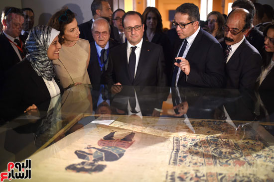  فرانسوا هولاند  يزور المتحف القبطى ويؤكد مصر بلد الأمن والتسامح (3)